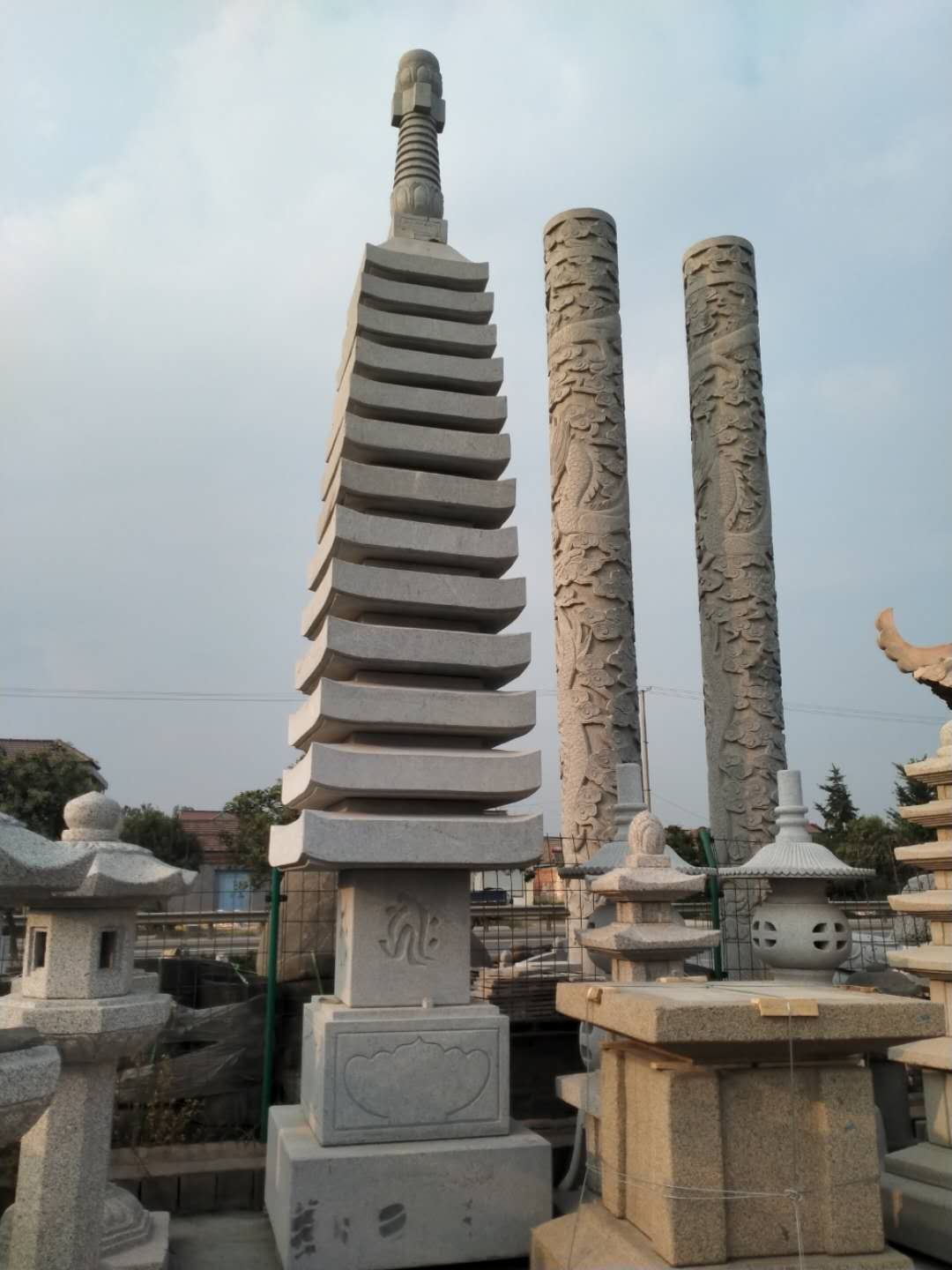 石雕燈籠